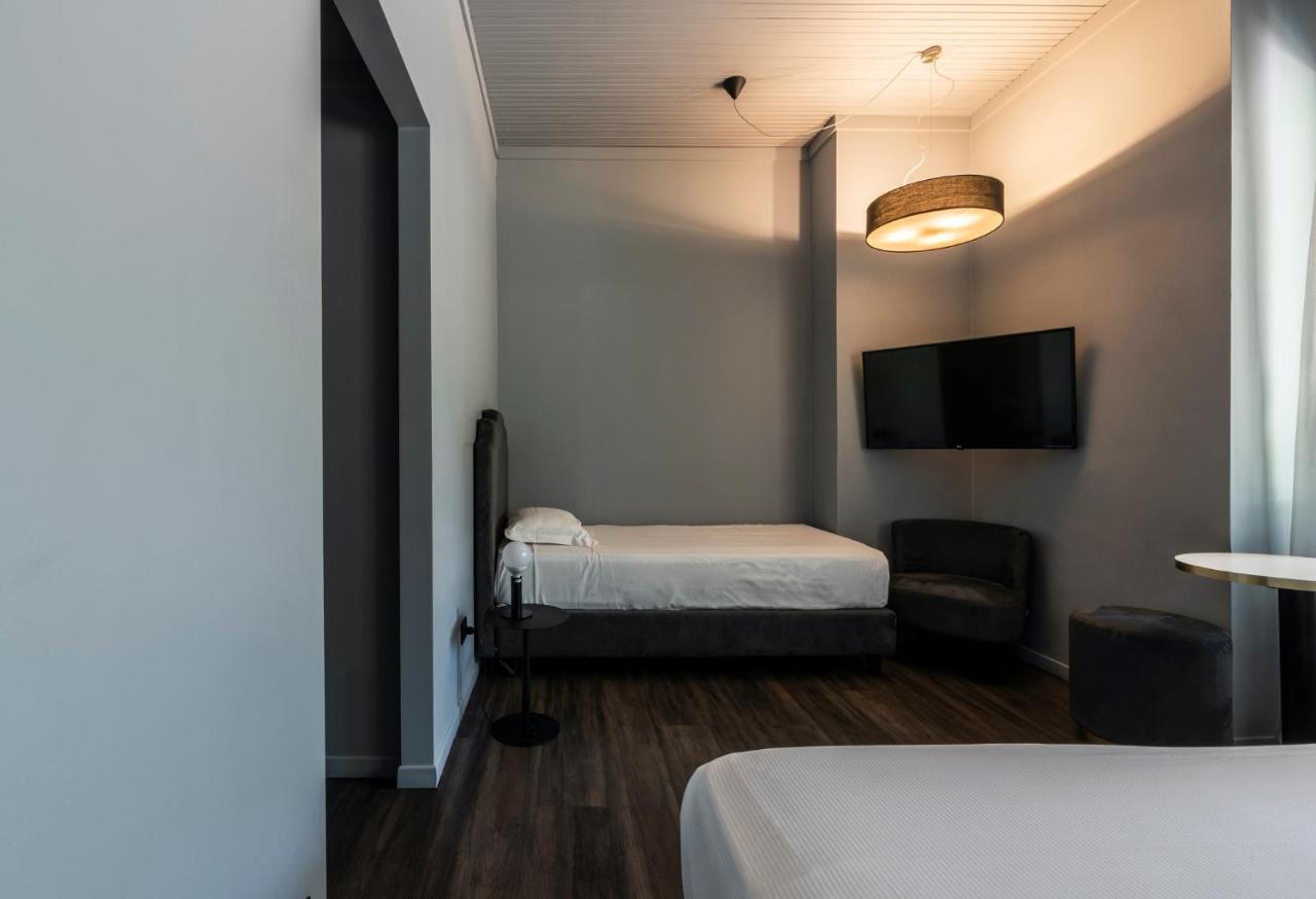 Hotel Mealba Saronno Extérieur photo