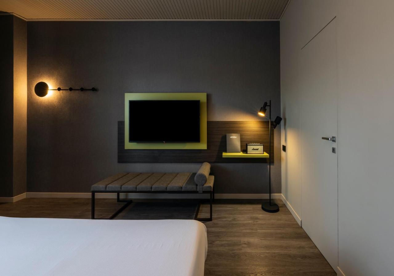 Hotel Mealba Saronno Extérieur photo