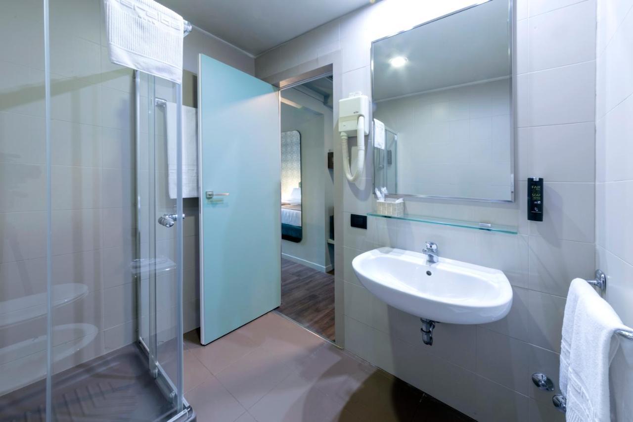 Hotel Mealba Saronno Extérieur photo