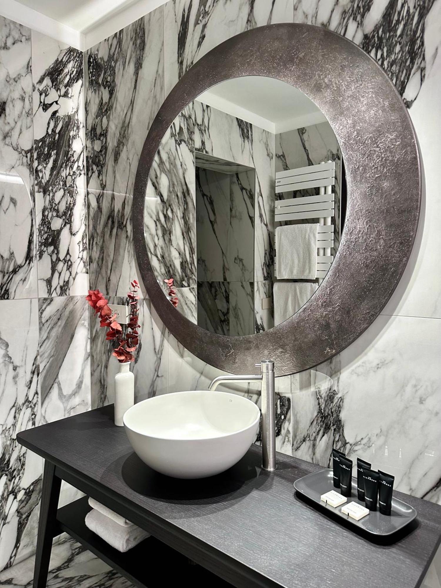 Hotel Mealba Saronno Extérieur photo
